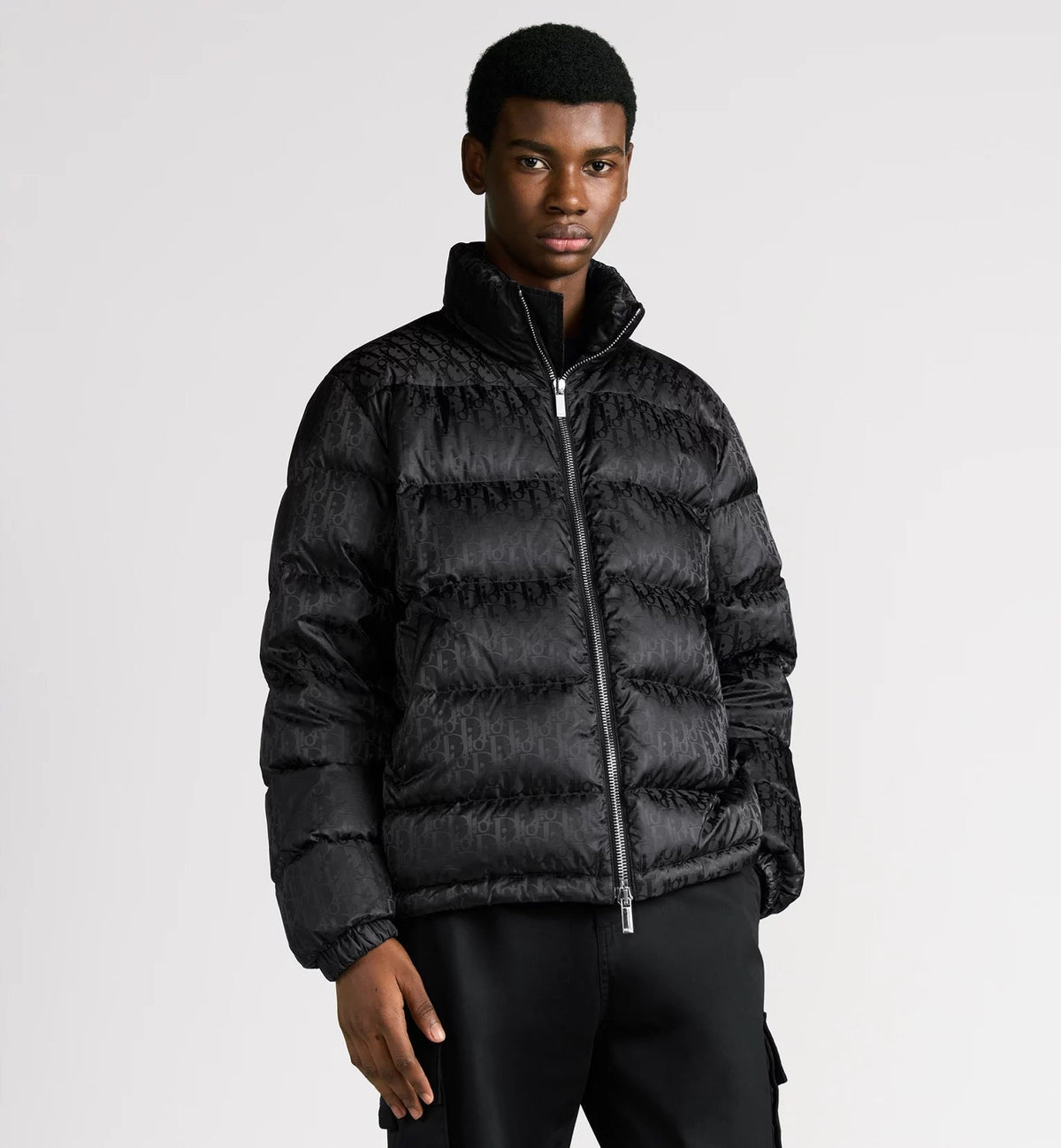 "D" Oblique Puffer Schwarz