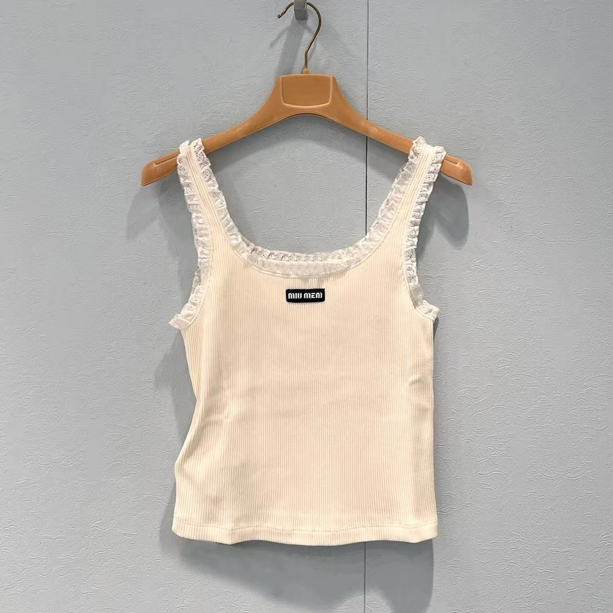 MIU TOP